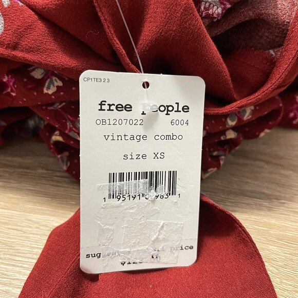 Free People Women's NWT Brick Red Floral Bell Sleeve Tate Printed Tunic XS - Picture 7 of 12